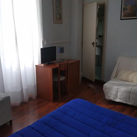 Hotel Lucciola บอร์ดิเกรา ภายนอก รูปภาพ