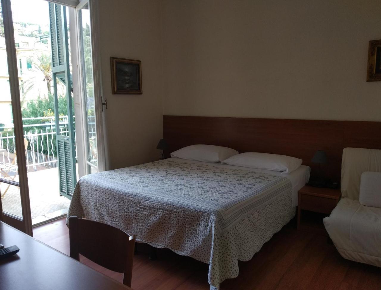 Hotel Lucciola บอร์ดิเกรา ภายนอก รูปภาพ