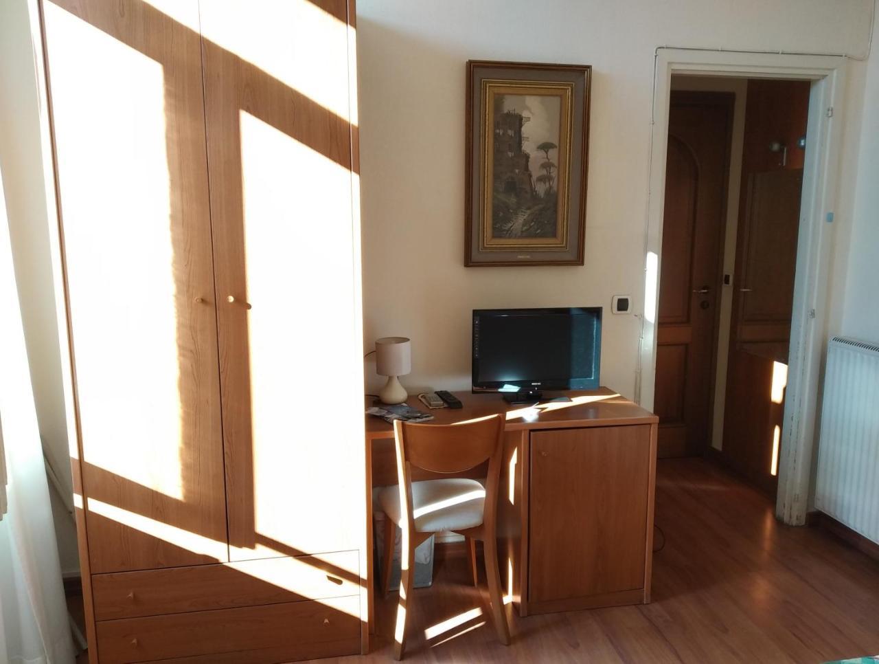 Hotel Lucciola บอร์ดิเกรา ภายนอก รูปภาพ