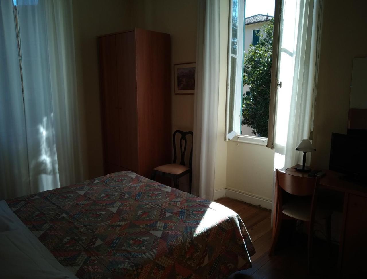 Hotel Lucciola บอร์ดิเกรา ภายนอก รูปภาพ