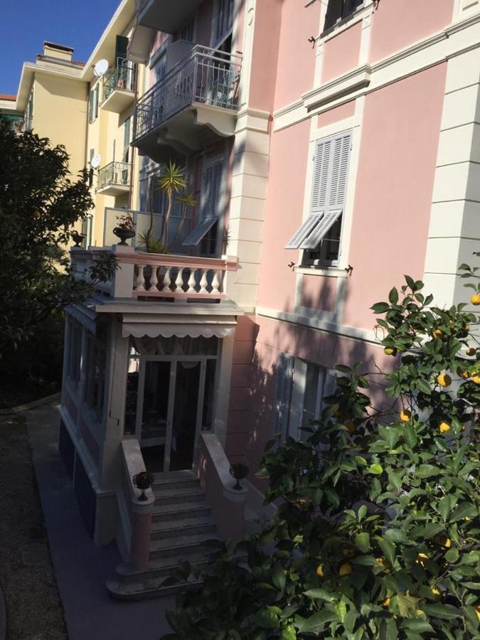 Hotel Lucciola บอร์ดิเกรา ภายนอก รูปภาพ